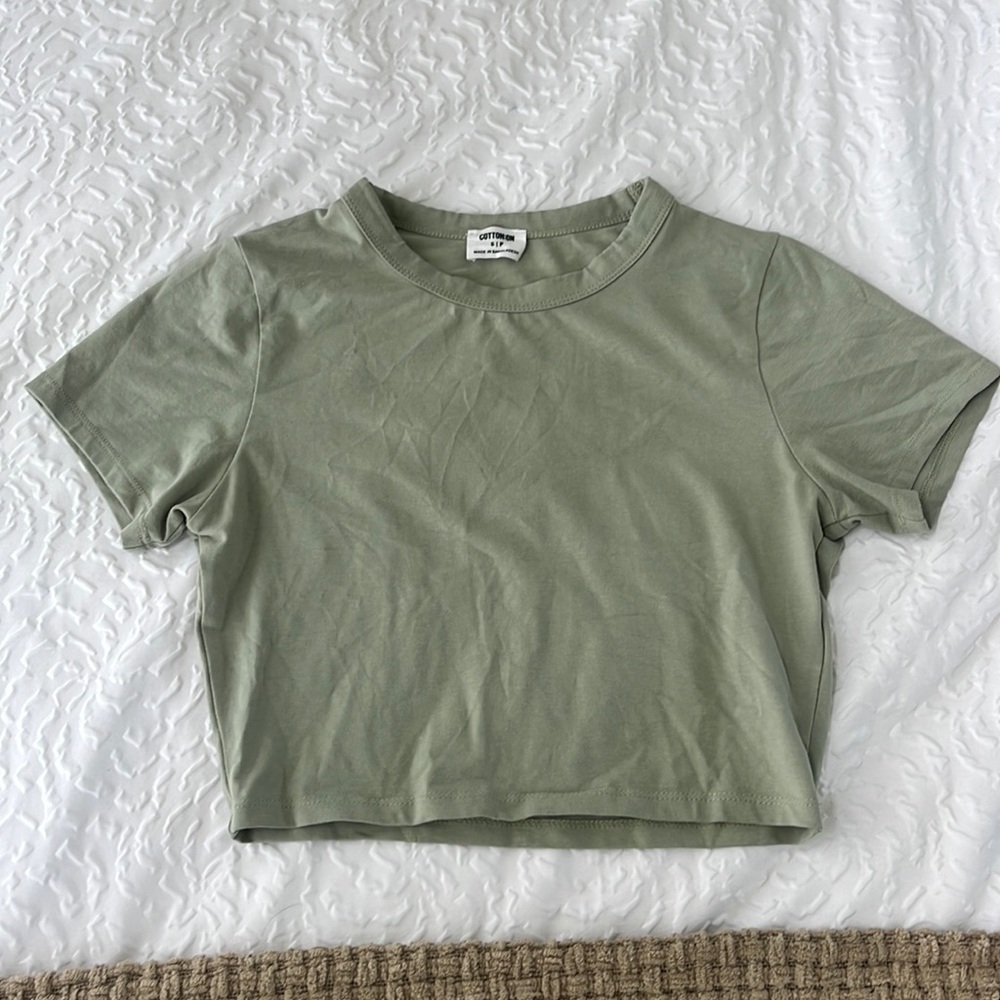 Light green Cotton:On cropped t shirt size s